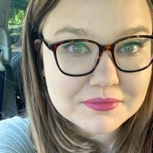 Your Posher, Ally! Clothes, Coffee, & Comedy ☕️